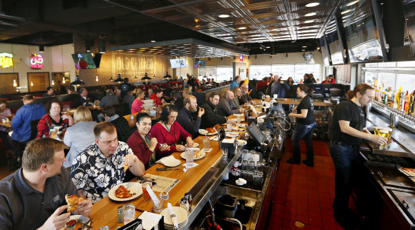 OUTDOOR DINING: Old Chicago Pizza and Taproom